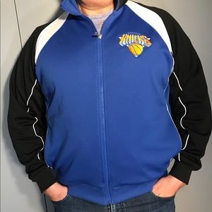 NWT Men’s NY Knicks logo warm-up jacket, Size M